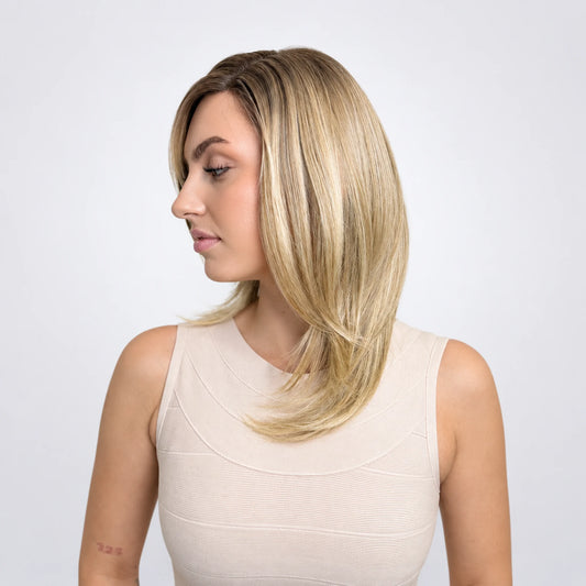 Kerstin Vegan Syntetisk Peruk – Mono Part, Beige Blond