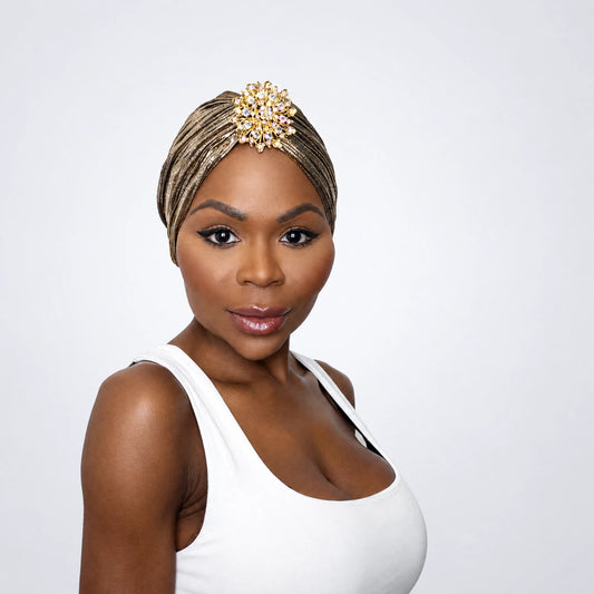 Turban Yolanda – exklusiv festturban, färg Guld, med guldbrosch