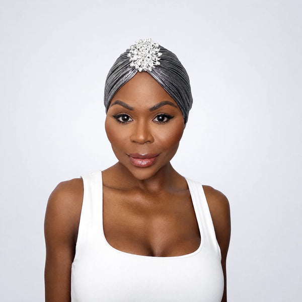 Turban Yolanda – exklusiv festturban, färg Silver, med silverbrosch