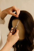 Så går en perukutprovning till hos oss - Fairwithhair