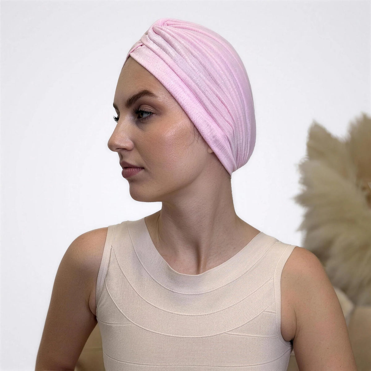 Turban Ella i rosa i profil