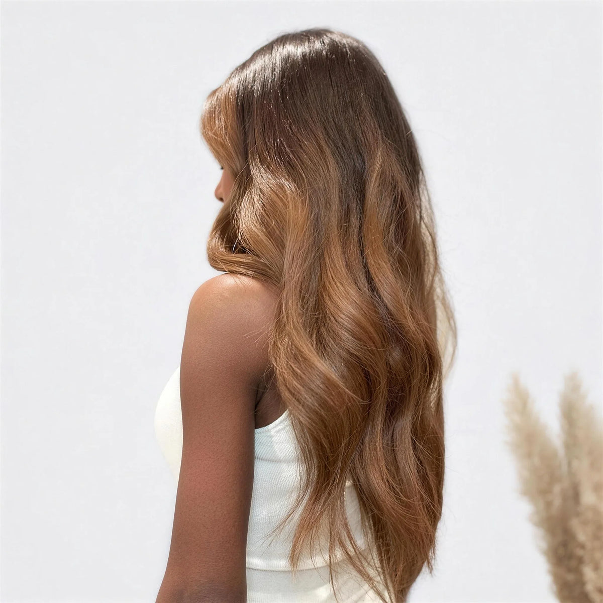 Angela Vegan Syntetisk Peruk – Lace Front Plus
