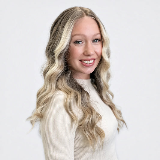 Angela Vegan Syntetisk Peruk – Lace Front Plus – Blond Balayage
