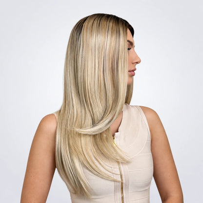 Astrid Vegan Syntetisk Peruk – Mono Part, Cream Blonde