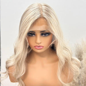 Aveline - Gewellte Seidenperücke