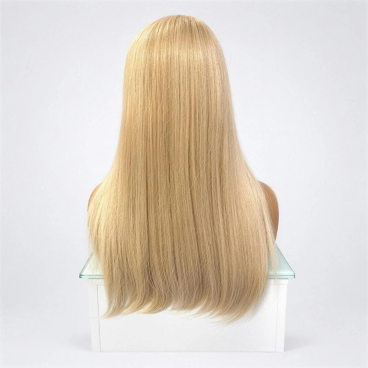 Crown Vegan Syntetisk Peruk – Lace Front Plus – Ljusblond