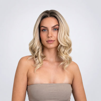 Iris Vegan Syntetisk Peruk – Lace Front Plus