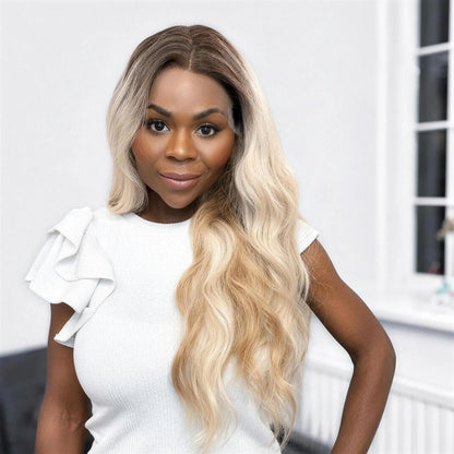 Nikita Vegan Syntetisk Peruk – Lace Front Plus – Guldblond