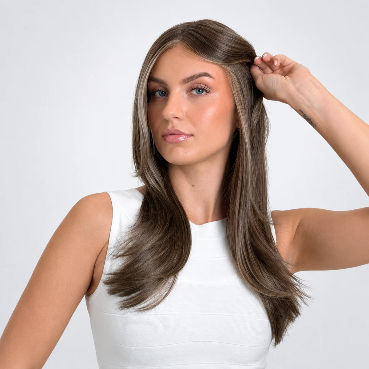 Noelle Vegan Syntetisk Peruk – Mono Top