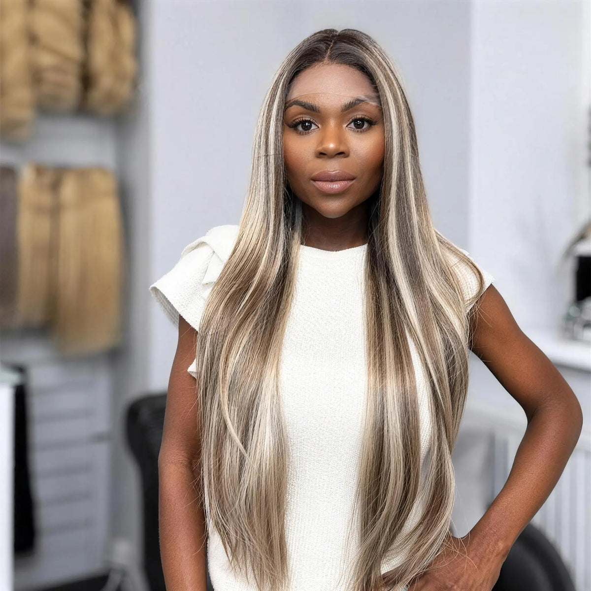 Saga Vegan Syntetisk Peruk – Lace Front Plus – Brun-Blond