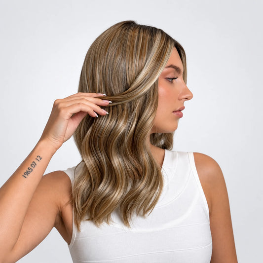 Sienna Vegan Syntetisk Peruk – Mono Top