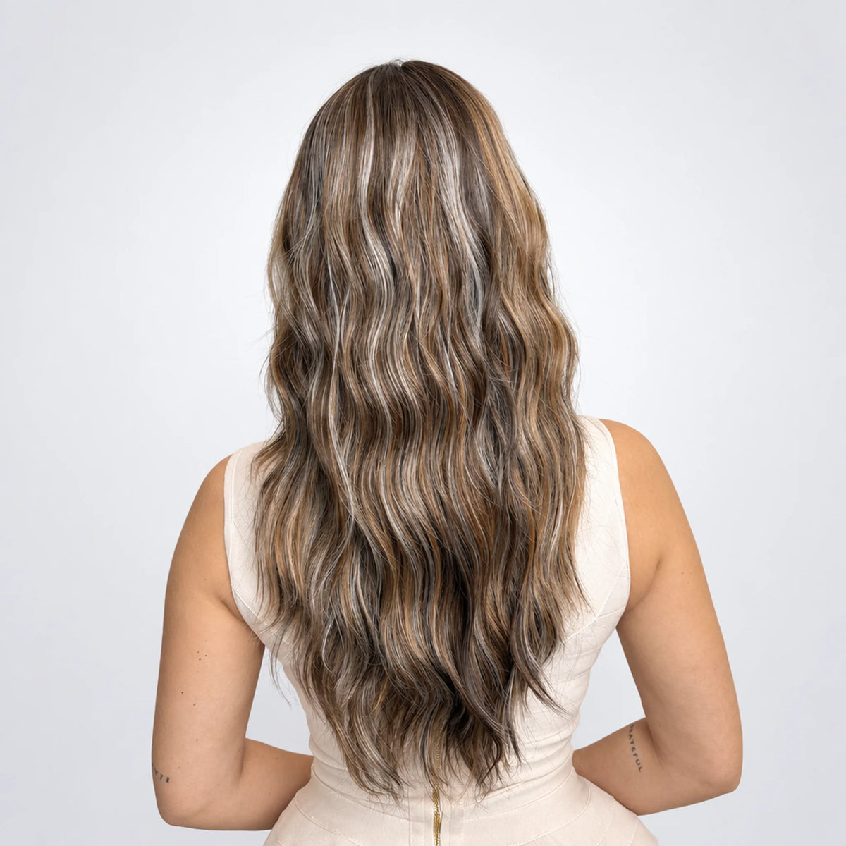 Signe Vegan Syntetisk Peruk – Mono Part, Calico