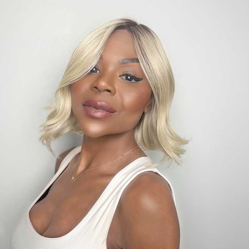 Sofia Medicinsk Syntetperuk – Lace Front Mono-Top