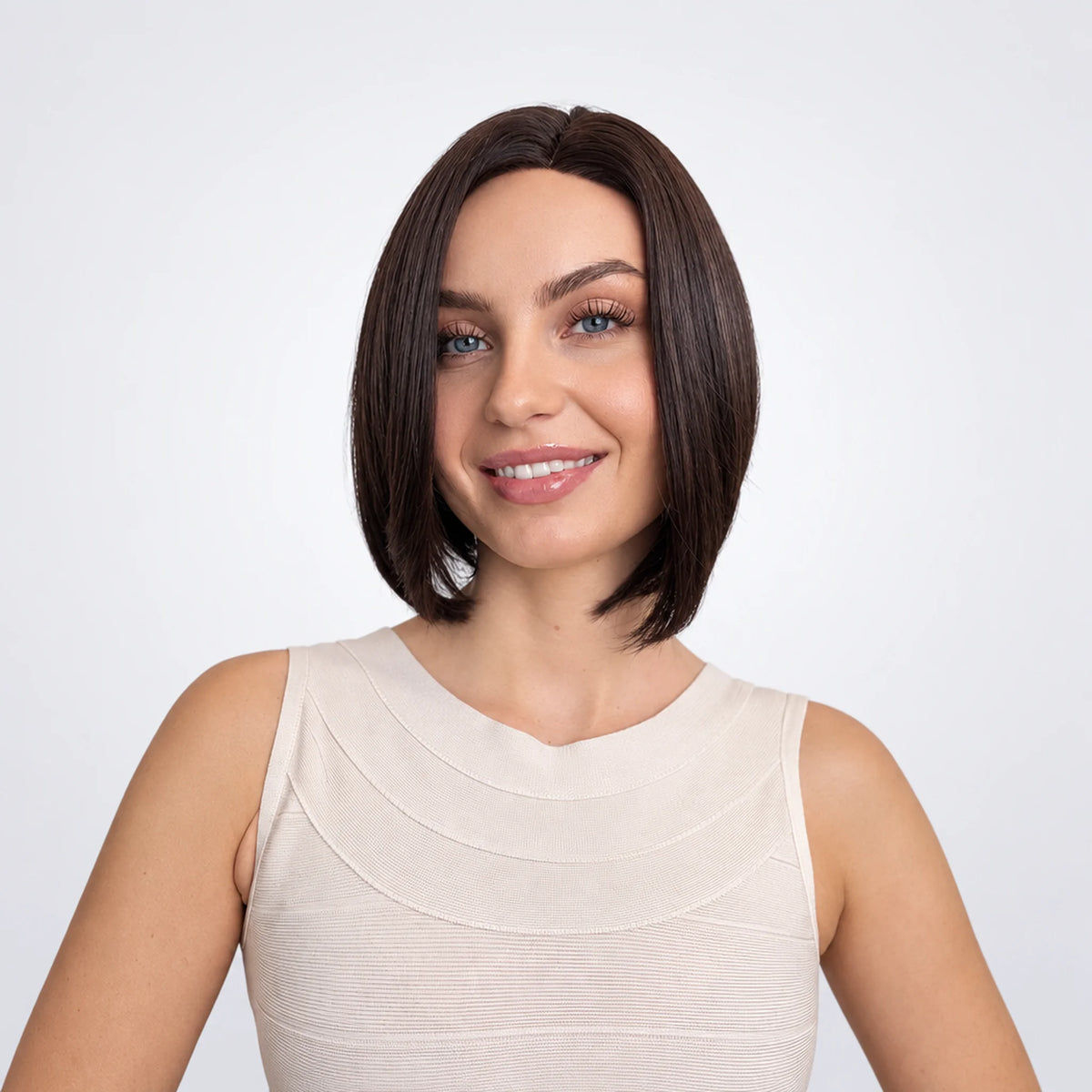 Solveig Vegan Syntetisk Peruk – Mono Part, Dark Chocolate