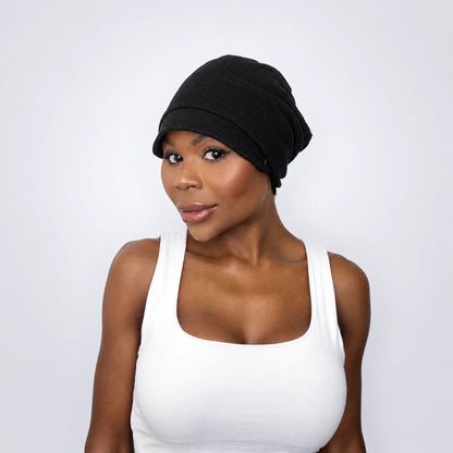 Turban Adele – veckad modell, färg Svart, snett från sidan