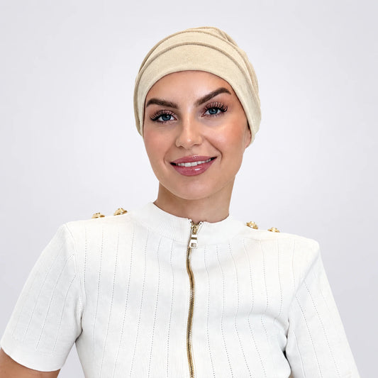Turban med volanger – beige