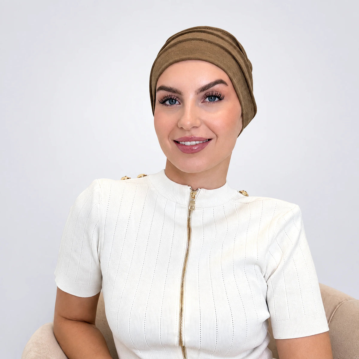 Turban med volanger – brun